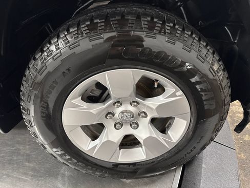 Used 2020 RAM 1500 Big Horn AWD/4WD image 14