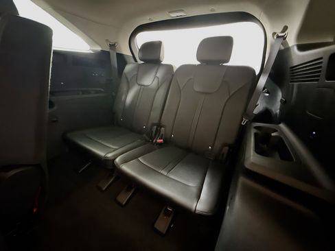 Used 2024 Kia Sorento S image 42