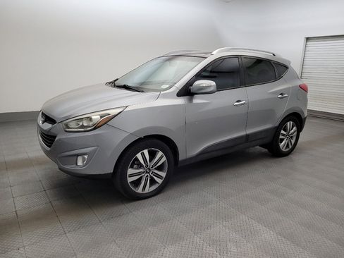 Used 2015 Hyundai Tucson Limited w/ Option Group 03 FWD image 2