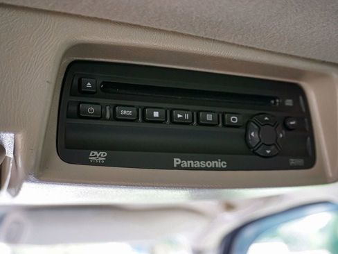 Used 2005 GMC Yukon XL 2500 SLT w/ SLT Preferred Equipment Group image 34