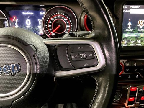 Used 2022 Jeep Wrangler Unlimited Rubicon w/ Cold Weather Group image 16