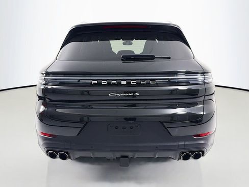 Certified 2025 Porsche Cayenne S AWD/4WD image 10