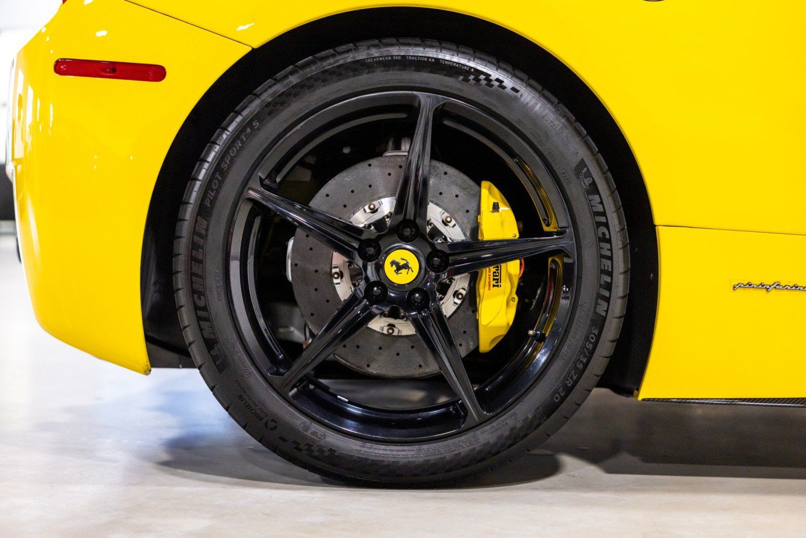 Used 2011 Ferrari 458 Italia Coupe RWD image 27