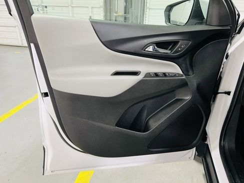 Used 2023 Chevrolet Equinox LT image 24