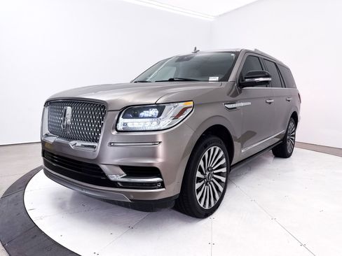 Used 2018 Lincoln Navigator Reserve w/ Technology Package AWD/4WD image 17