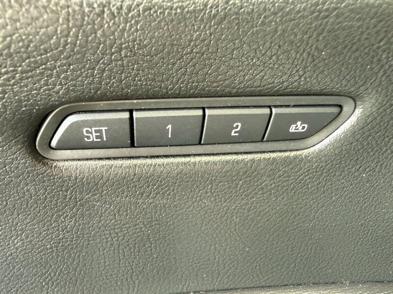Used 2017 Cadillac XT5 Luxury w/ Driver Awareness Package FWD image 26