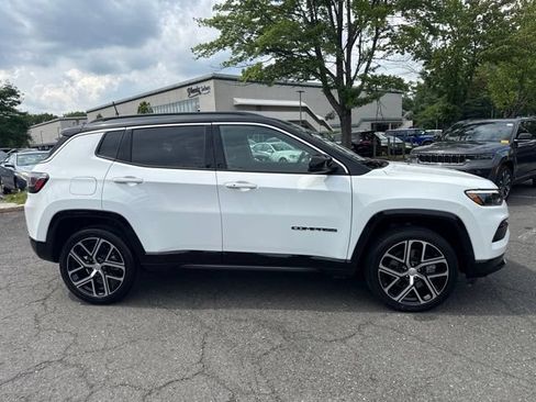 Used 2024 Jeep Compass Limited w/ Elite Group AWD/4WD image 13