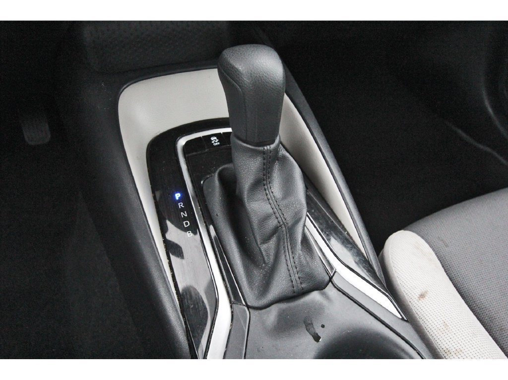 Used 2025 Toyota Corolla LE FWD image 30