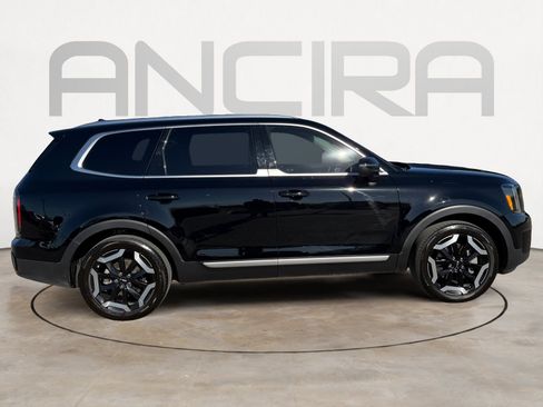 Used 2024 Kia Telluride EX w/ EX Captain's Chair Package FWD image 11