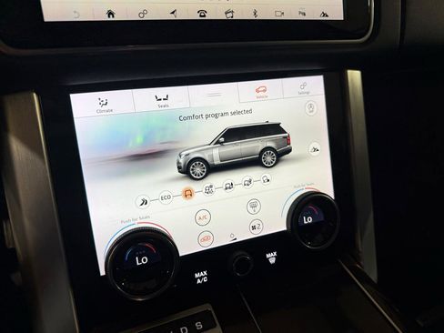 Used 2020 Land Rover Range Rover HSE image 25