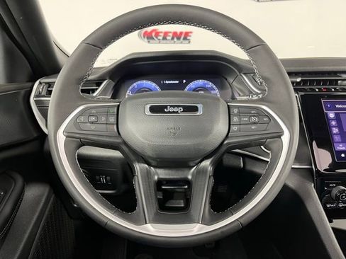 New 2025 Jeep Grand Cherokee Laredo image 14