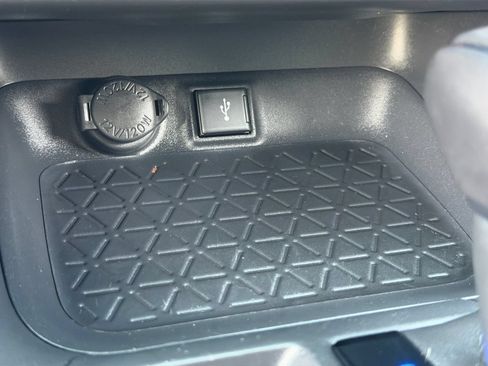 Used 2022 Toyota RAV4 XLE Premium AWD/4WD image 25