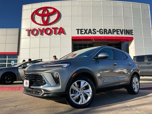 Used 2025 Buick Encore GX Preferred image 2