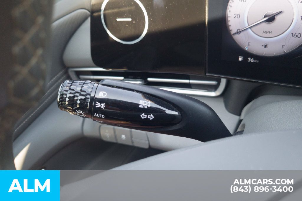 Certified 2025 Hyundai Elantra SEL FWD image 34