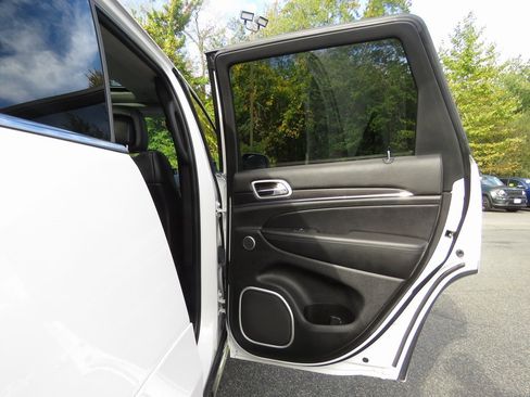 Used 2021 Jeep Grand Cherokee Summit image 16