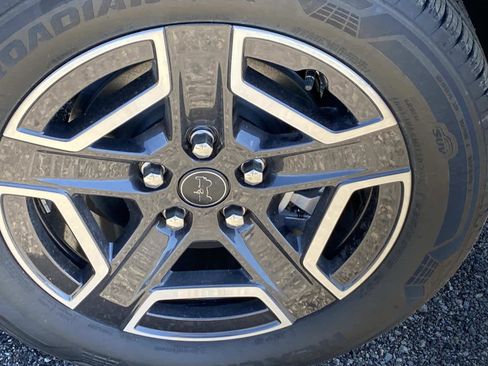 New 2026 Jeep Cherokee Laredo image 6