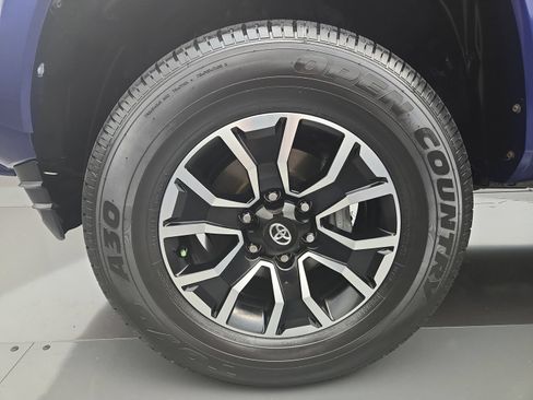 Used 2022 Toyota Tacoma TRD Sport w/ Technology Package RWD image 28