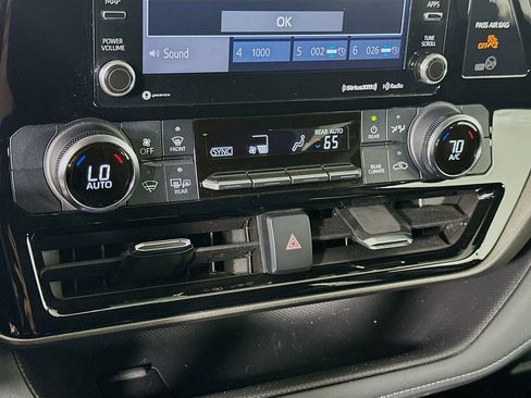 Used 2022 Toyota Highlander LE image 23