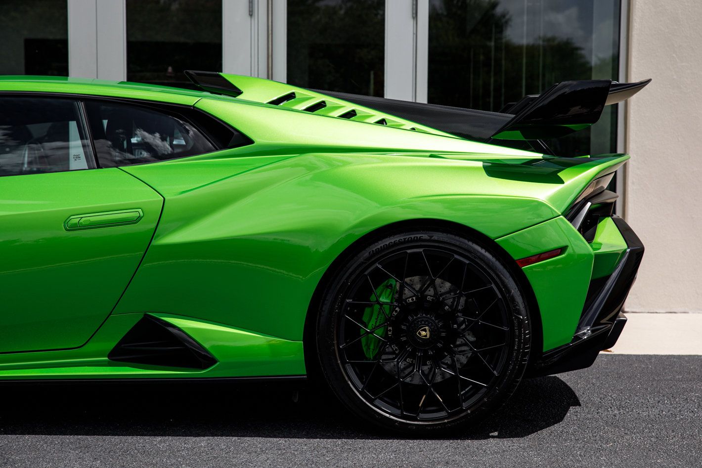 Used 2023 Lamborghini Huracan STO RWD image 15