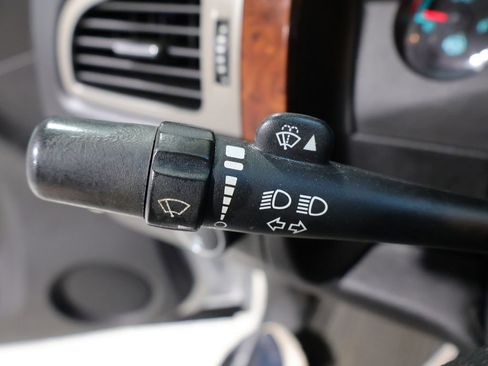 Used 2013 Chevrolet Avalanche LTZ AWD/4WD image 33