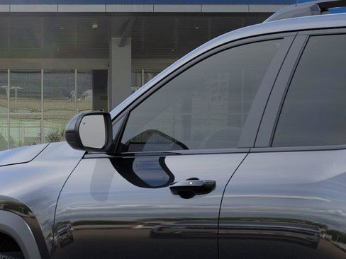 New 2027 Chevrolet Equinox RS w/ Convenience Package III FWD image 12