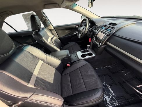 Used 2013 Toyota Camry SE FWD image 16