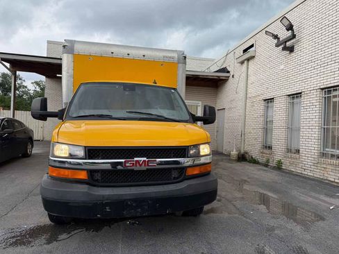 Used 2019 GMC Savana 3500 Extended w/ Driver Convenience Package image 2