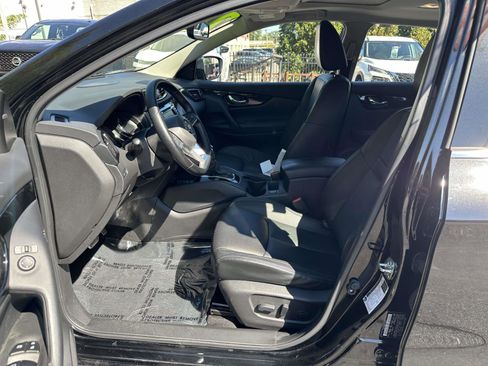 Used 2021 Nissan Rogue Sport SL w/ Premium Package image 15