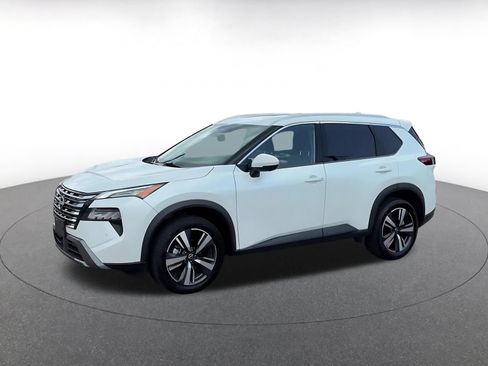 Used 2026 Nissan Rogue SL FWD image 6
