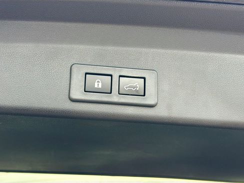 Used 2023 Subaru Ascent Touring image 14