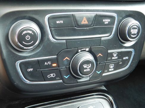 Used 2020 Jeep Compass Limited AWD/4WD image 21