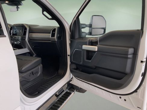 Used 2022 Ford F250 Lariat w/ Lariat Ultimate Package AWD/4WD image 30
