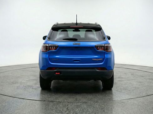 Used 2025 Jeep Compass Trailhawk AWD/4WD image 7