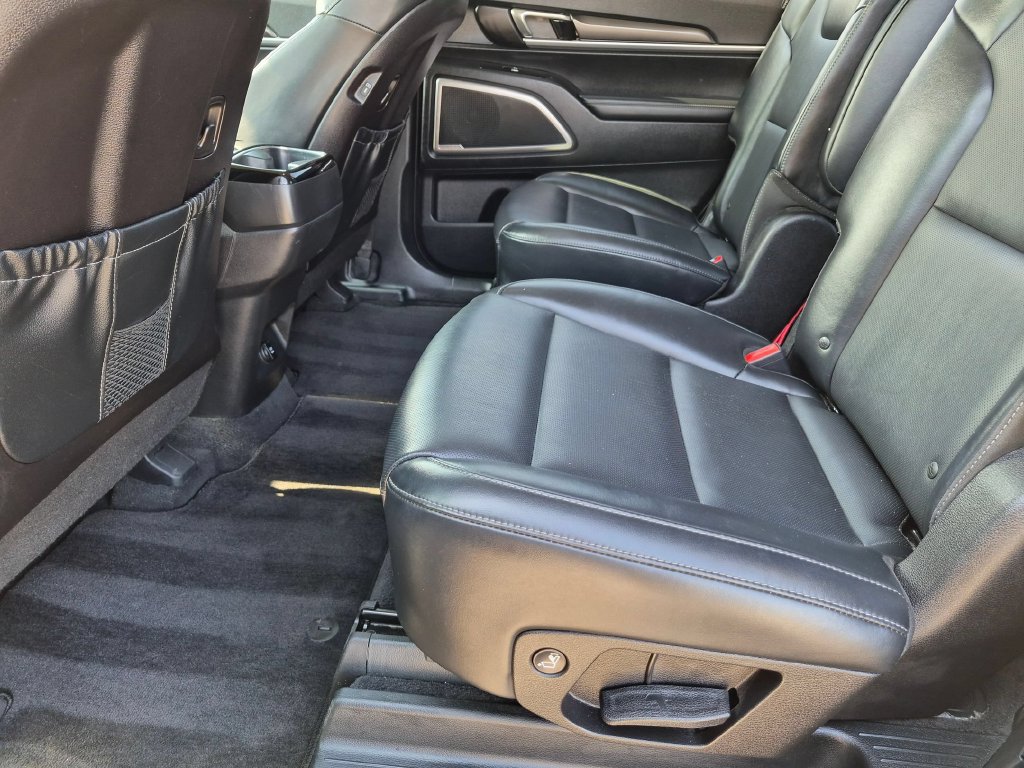 Used 2025 Kia Telluride S FWD image 28