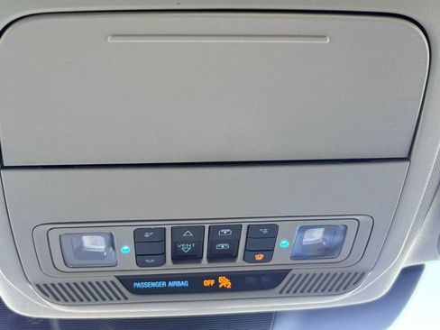 Used 2024 Ford Explorer XLT w/ Equipment Group 202A image 20