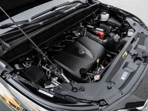 Used 2021 Toyota Highlander XLE image 62