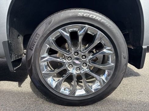 Used 2023 Chevrolet Silverado 1500 High Country AWD/4WD image 9