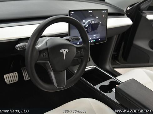 Used 2022 Tesla Model Y Performance AWD/4WD image 14