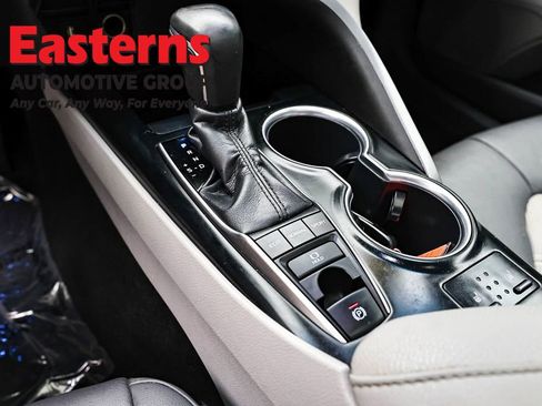 Used 2018 Toyota Camry XLE w/ Driver Assist Package FWD image 13