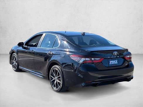 Used 2023 Toyota Camry SE image 7