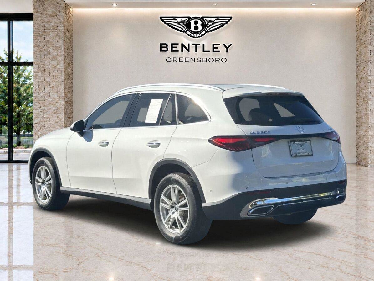 Used 2023 Mercedes-Benz GLC 300 4MATIC image 3