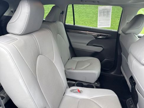 Used 2020 Toyota Highlander Limited AWD/4WD image 14