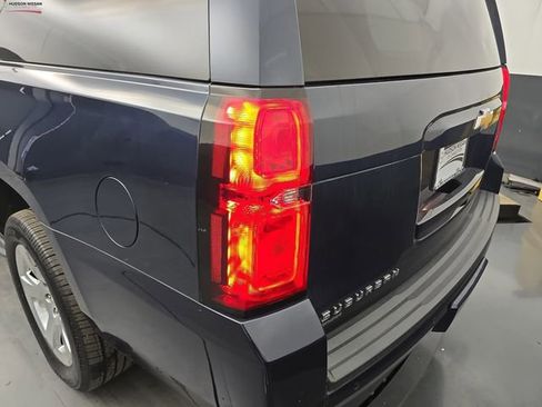 Used 2017 Chevrolet Suburban LT image 18