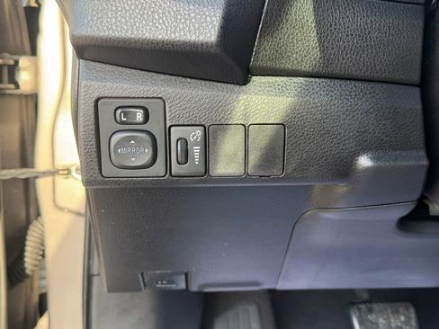 Used 2015 Toyota Corolla LE image 22