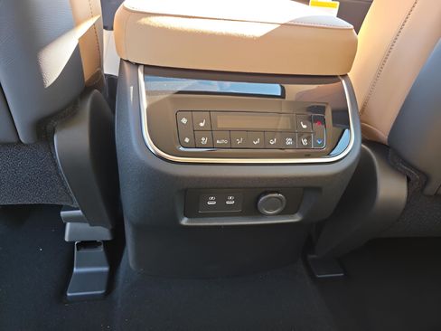 New 2026 INFINITI QX80 Luxe w/ Cargo Package AWD/4WD image 12