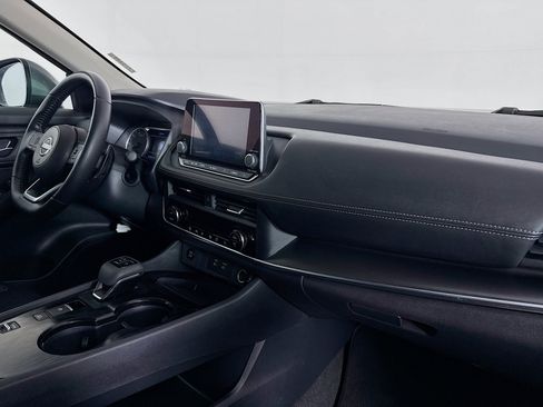 Used 2024 Nissan Rogue SV w/ SV Premium Package FWD image 29