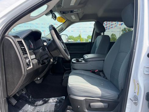 Used 2018 RAM 2500 Tradesman w/ Chrome Appearance Group AWD/4WD image 14