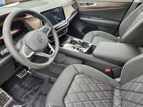 New 2025 Volkswagen Atlas SEL Premium R-Line image 6