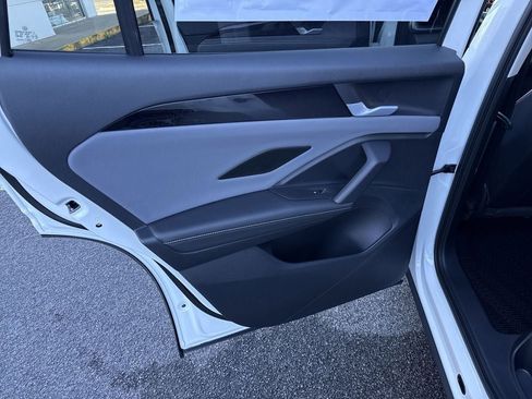 New 2026 Volkswagen Tiguan SE image 24