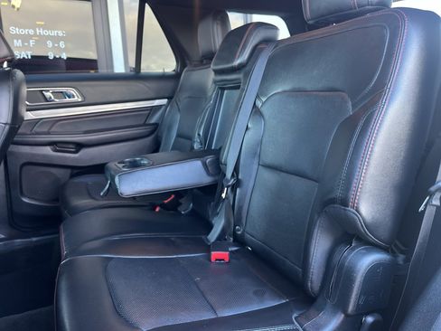 Used 2018 Ford Explorer Sport image 17